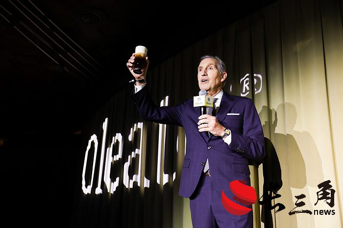 星巴克的未来制胜秘密,藏在霍华德·舒尔茨带来的新品意榄朵里