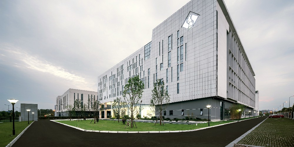 2025媒体管家：放弃新药末线治疗研究背后 微芯生物在手现金不足2亿元