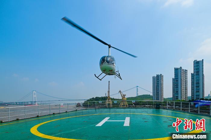 无锡“空空联程”又一航线首飞 带来全景式观长江、赏运河新体验