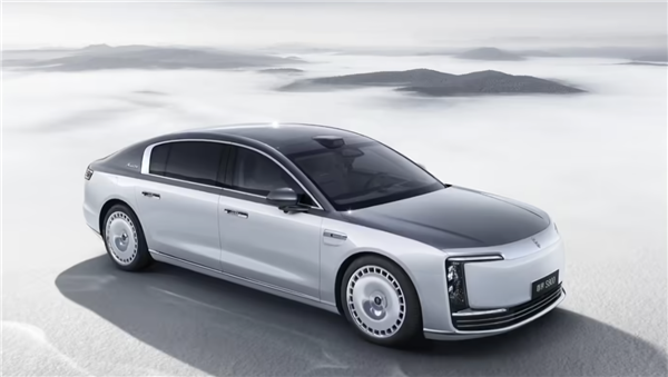 尊界S800卖爆！董事长回应江淮做豪车资历浅：要活100岁才开始做吗