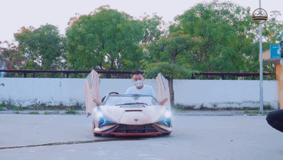 给孩子买豪车就差2个亿怎么办？用电锯做了一辆！