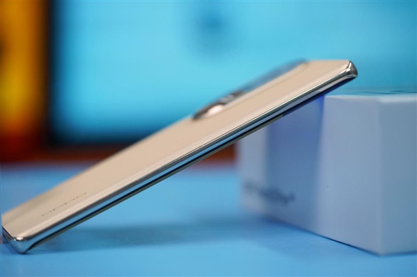 6400万大底潜望长焦！OPPO Reno 10+图赏