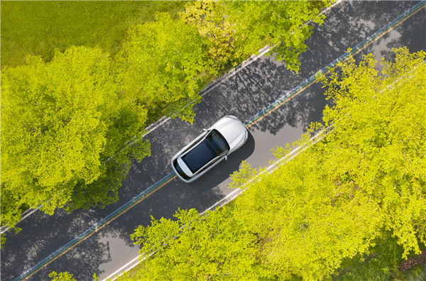 体验超越传统豪华燃油车 AITO问界M5为何能平替BBA？