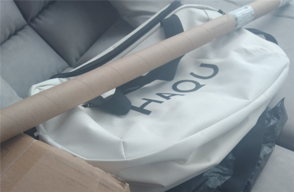 1099元哈趣H2投影仪太好了 还送高清幕布云台架时尚整理包