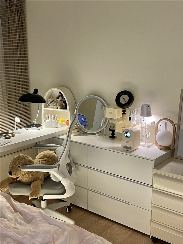 618新品投影仪就选哈趣H2 轻松享受电影盛宴！