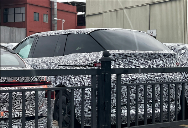 专为年轻人而来？何小鹏预告小鹏全新车型X9：“年轻态”MPV