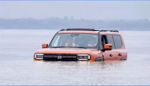 员工自称周末拒加班遭辞退 奇瑞被曝加班成常态化