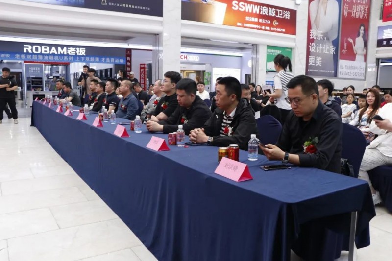 盛大开业！ROMANTIC海城400㎡臻品馆奢耀启幕(图3)