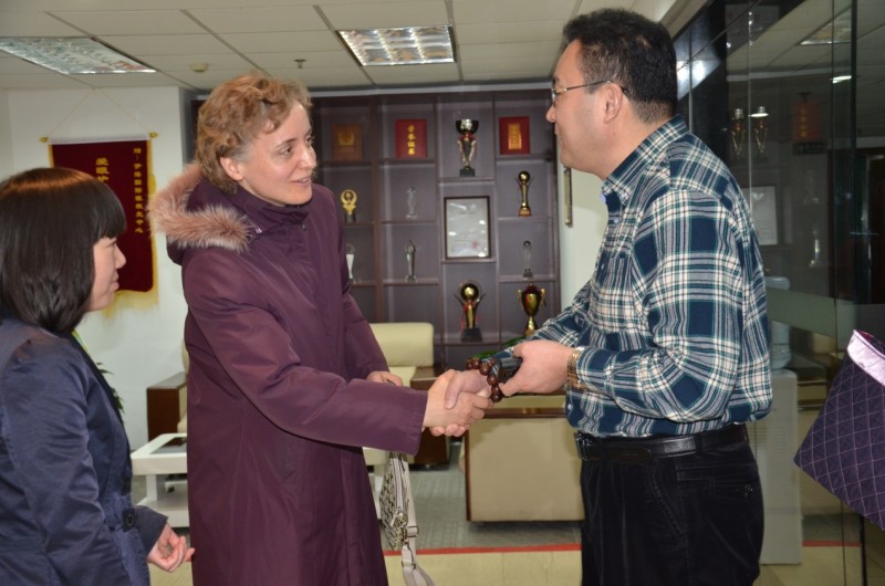 伊康集团董事长出席大健康活动共话产业合作(图1)