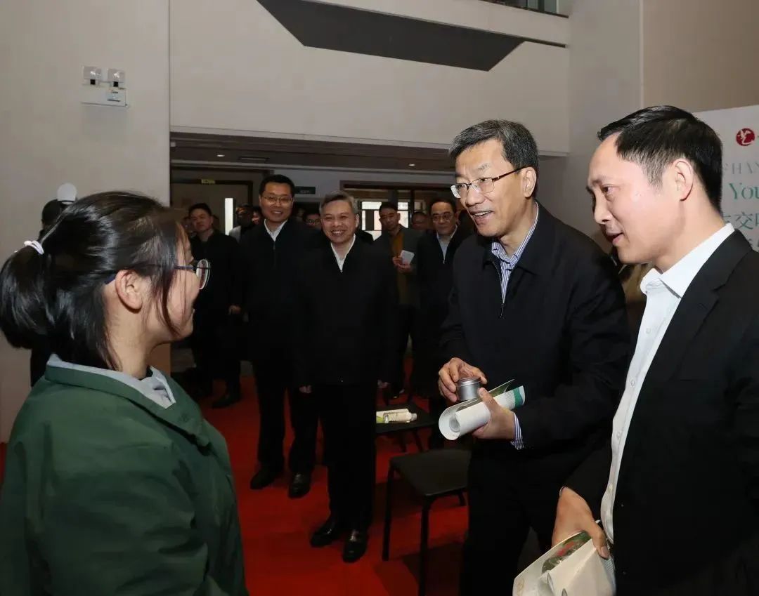 不打招呼，部长直奔现场调研，发现了问题……